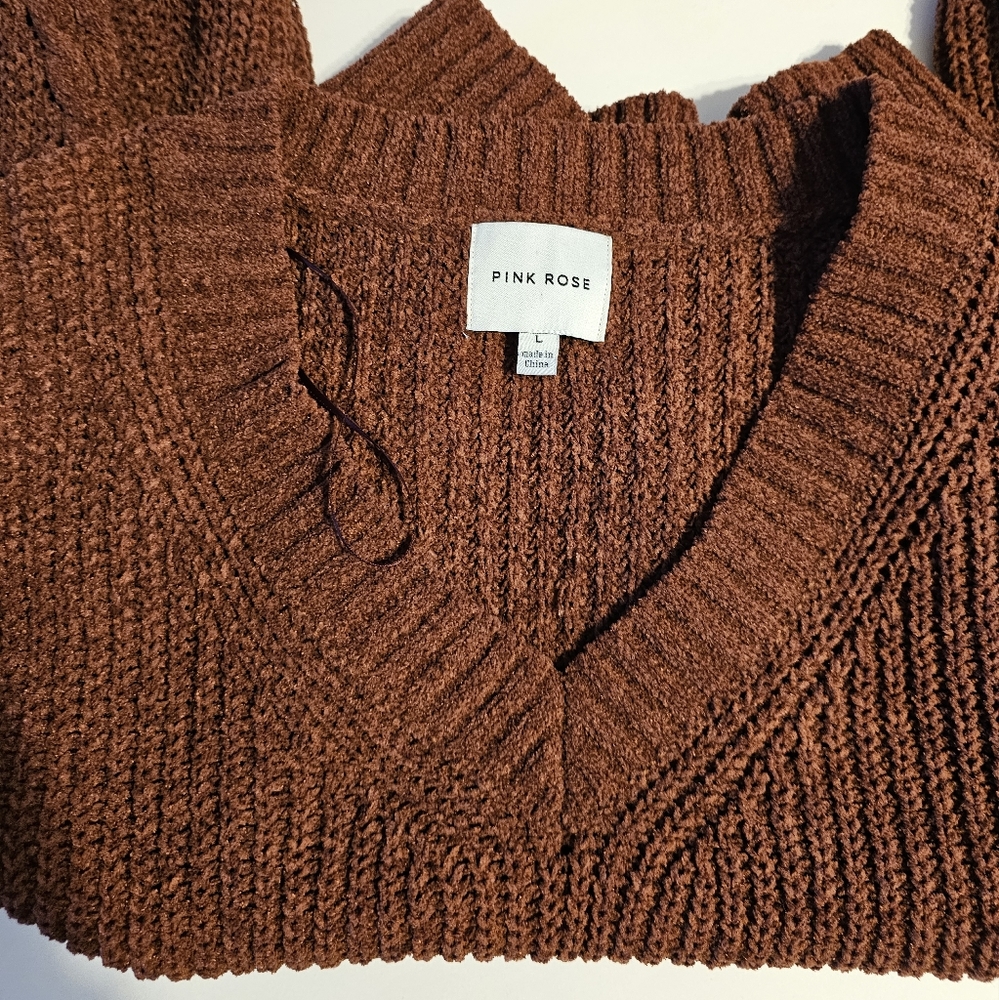 PINK ROSE Cropped Sweater - Picture 3 of 4